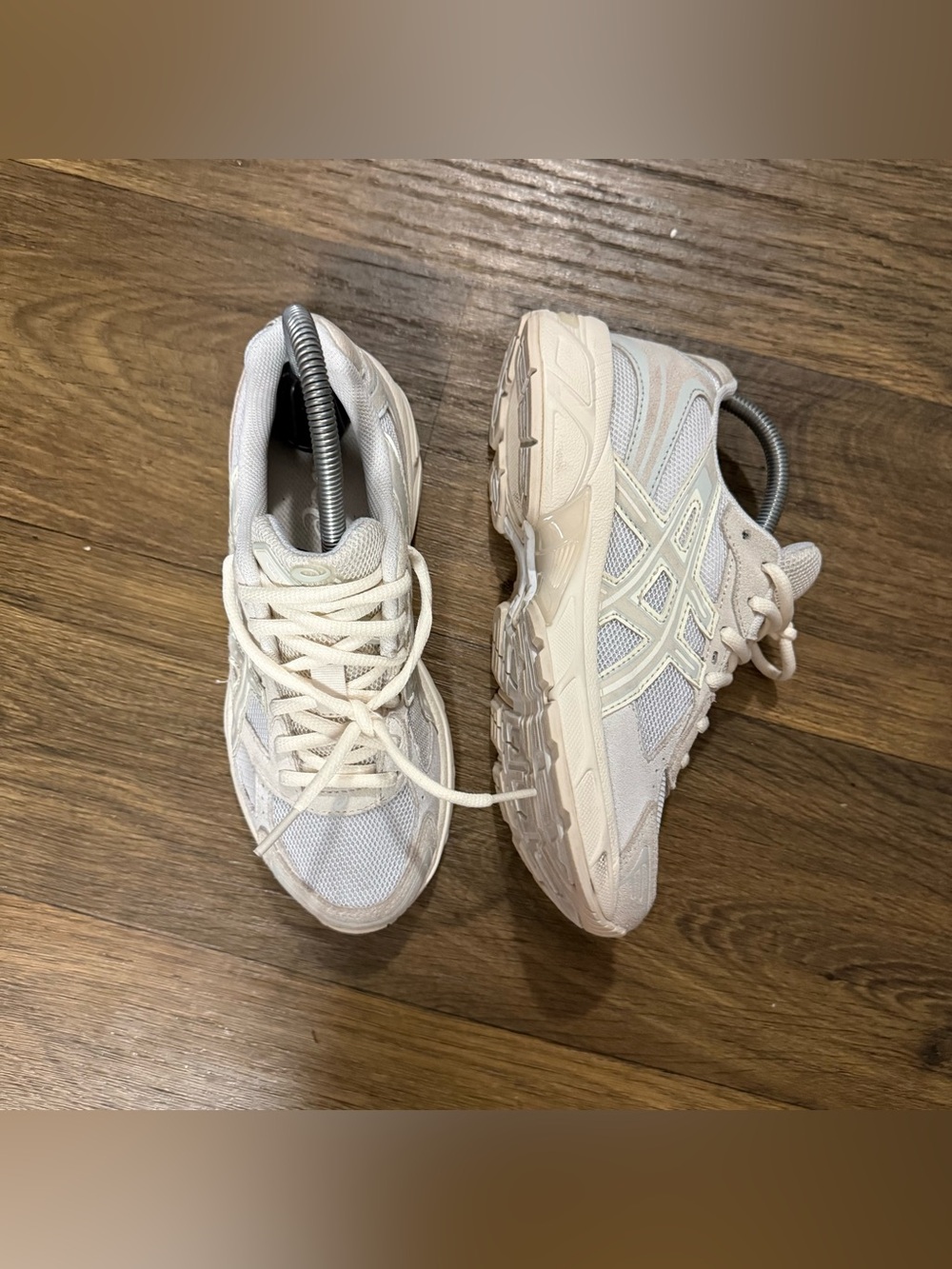 Asics GEL-1130 Women's Neutral Lace-Up Athletic Sneakers - Cream Size 6